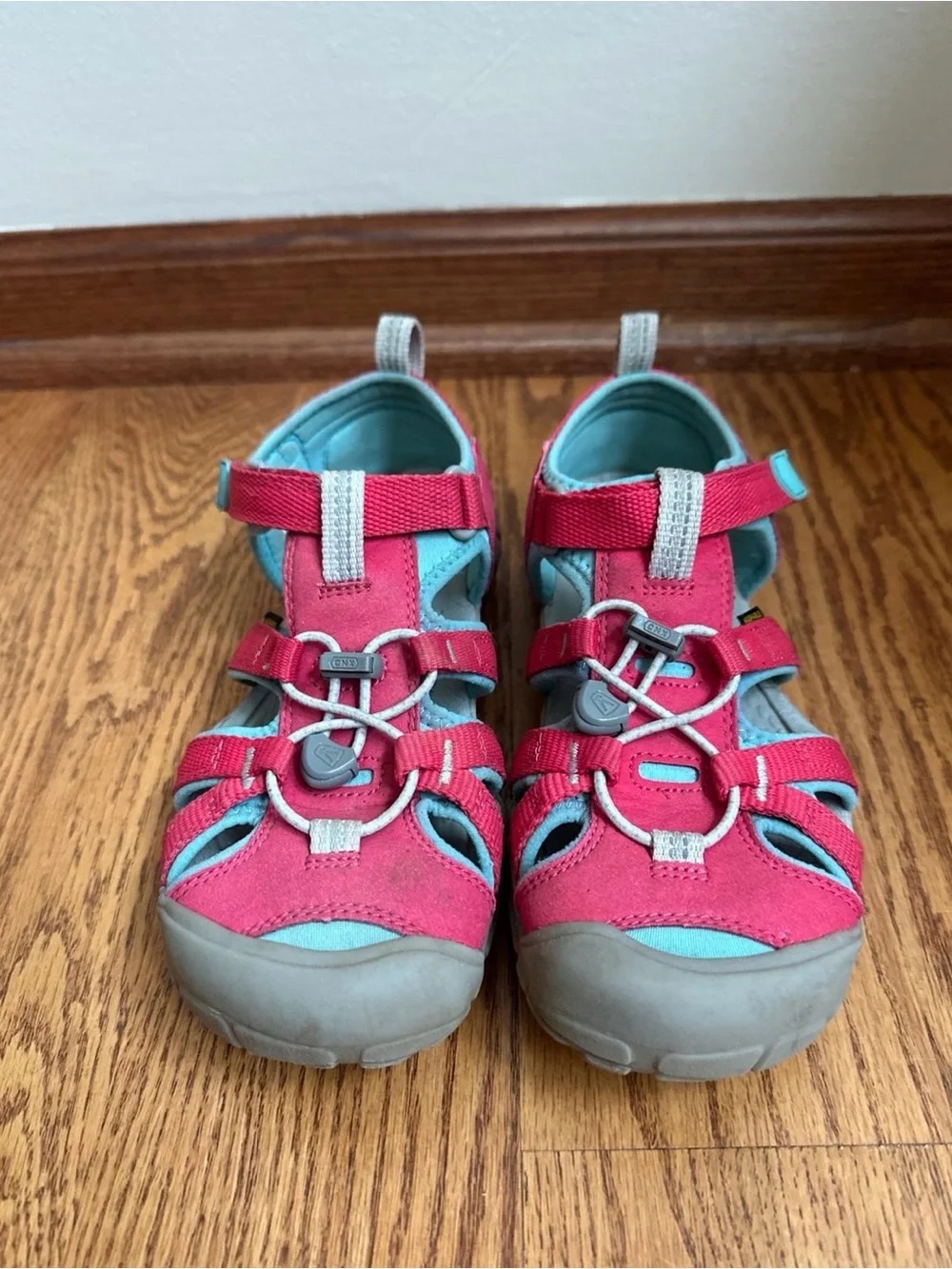KEEN Seacamp CNX Sandals Girls 4 Pink/Blue